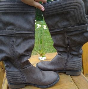 Target Stevies Grey knee-high cute boots size 5.